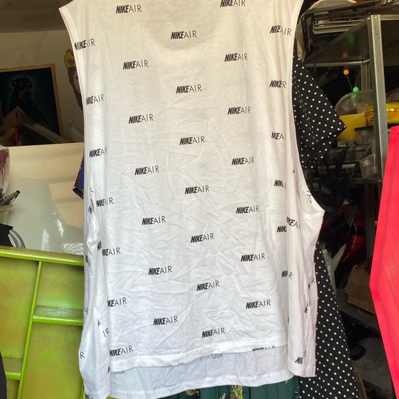 Nike Air tank NWT - Picture 3 of 4